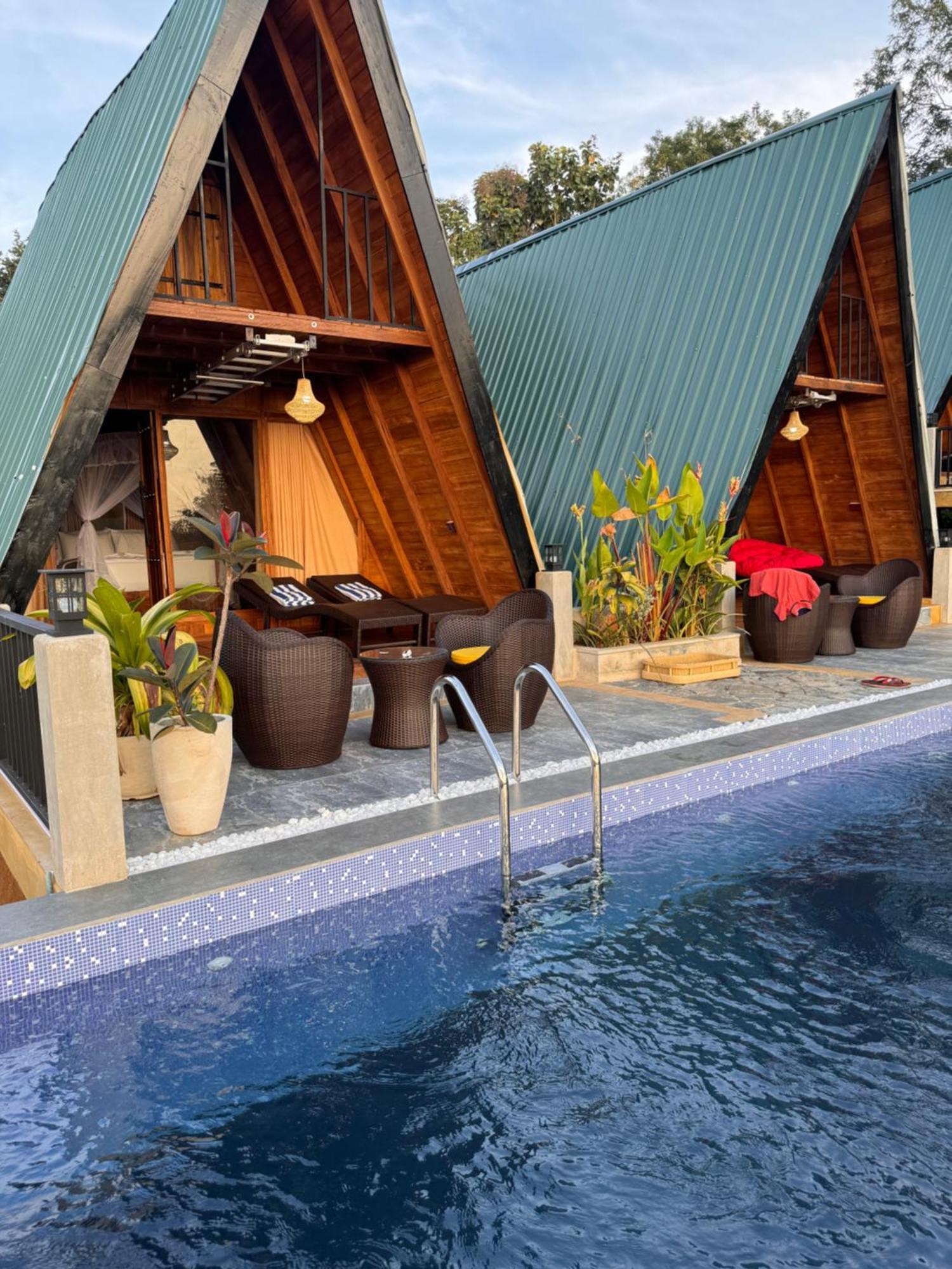 Sundown Lake Hotel & Spa Habarana Buitenkant foto